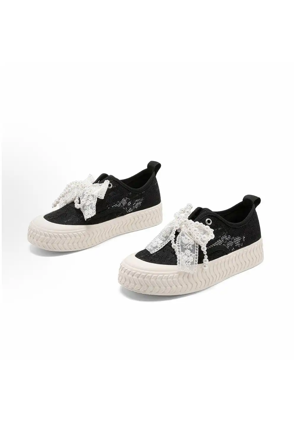 C.BANNER丨Fabric Niche Romantic Pearl Wear-resistant Low-top Sneakers