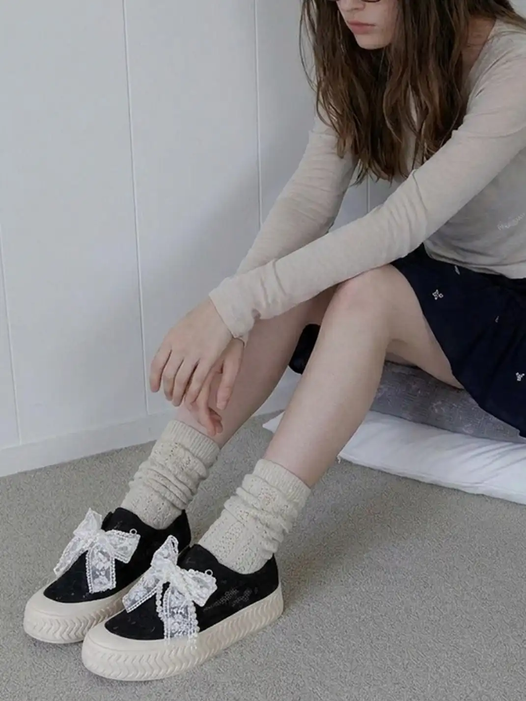 C.BANNER丨Fabric Niche Romantic Pearl Wear-resistant Low-top Sneakers