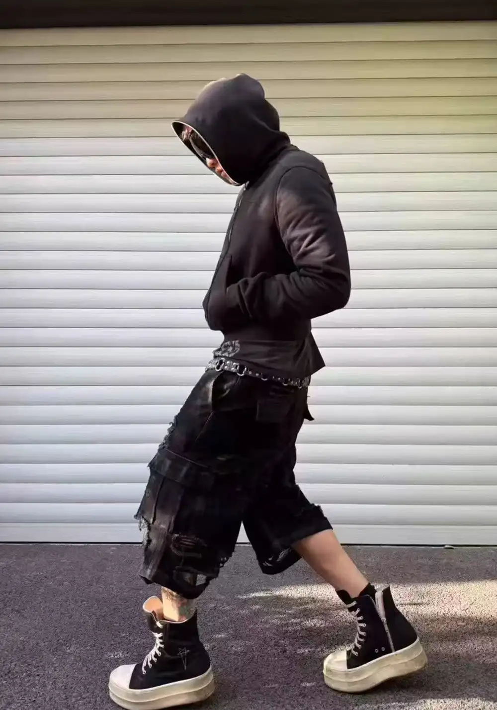 Disark│Waxed Distressed Denim Shorts