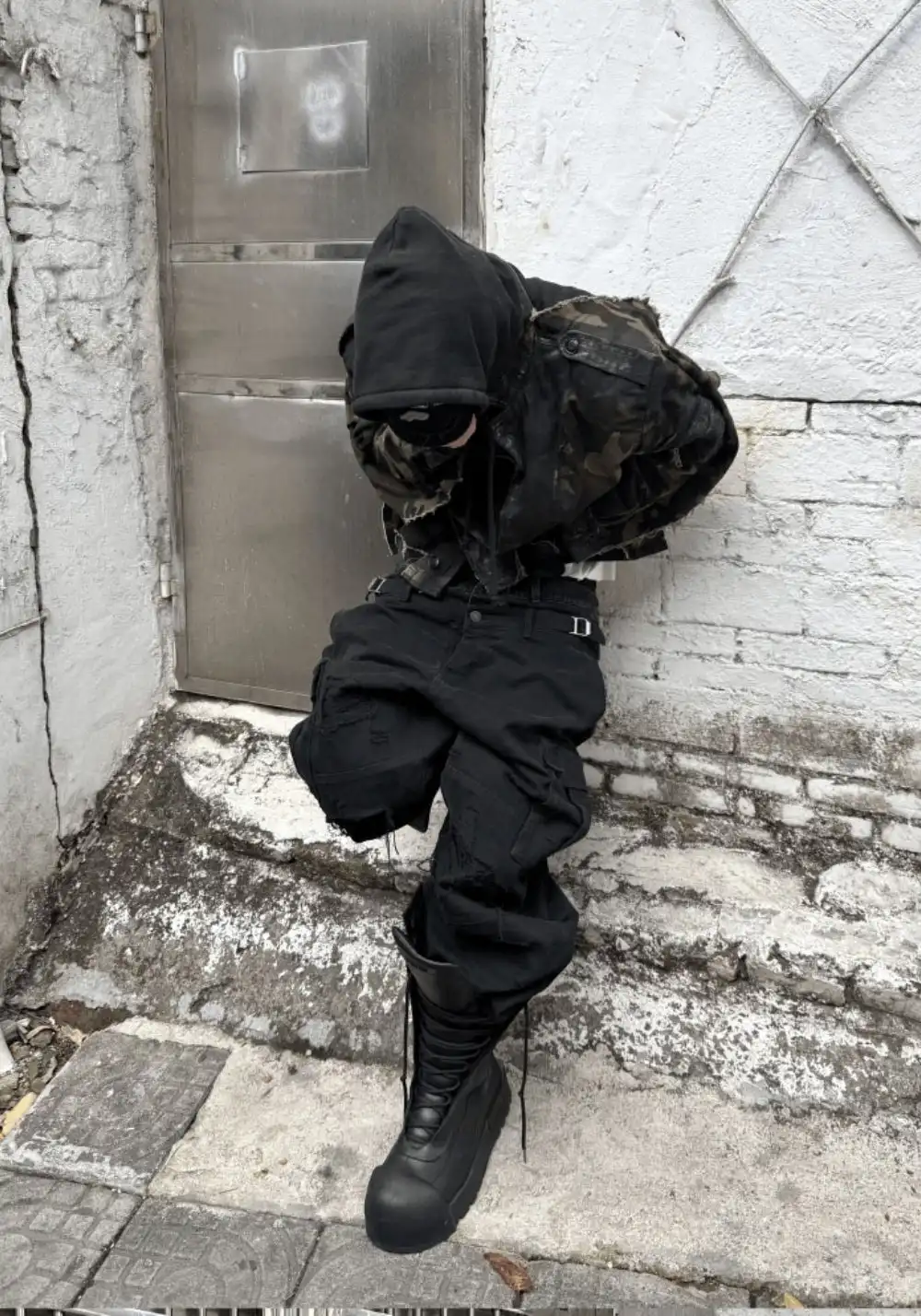 GOJOYJINNI丨Triple Waistband Distressed Cargo Jeans