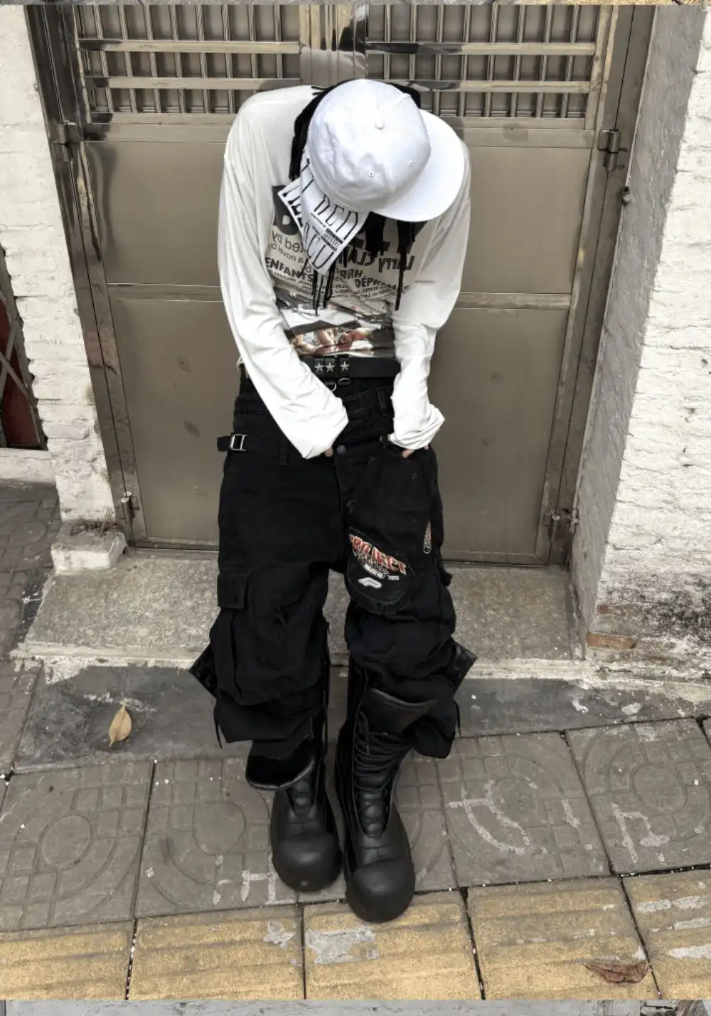 GOJOYJINNI丨Triple Waistband Distressed Cargo Jeans