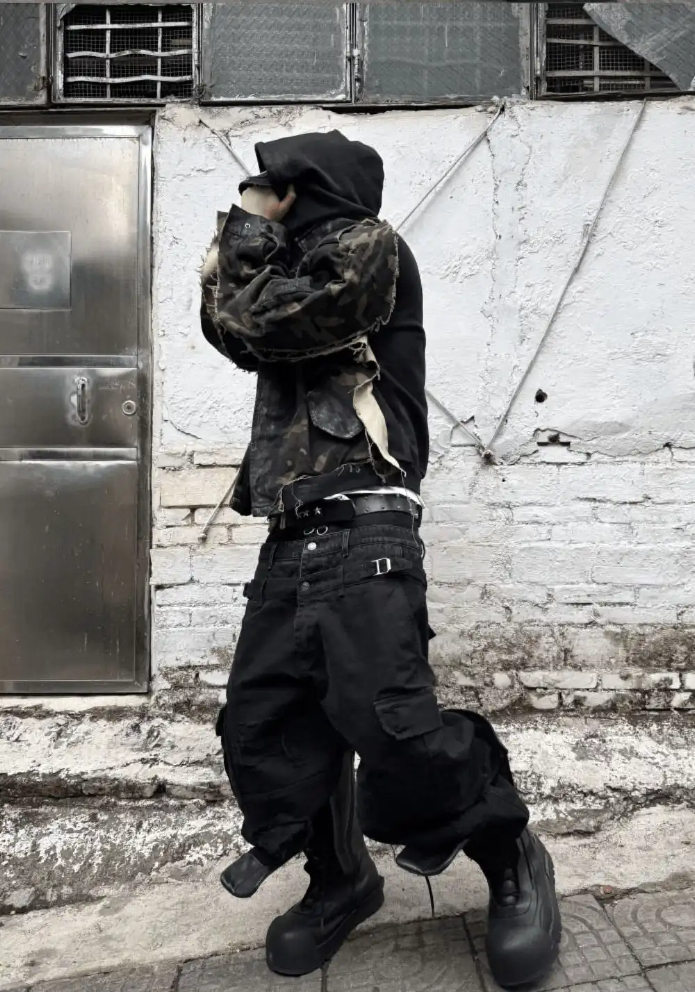 GOJOYJINNI丨Triple Waistband Distressed Cargo Jeans
