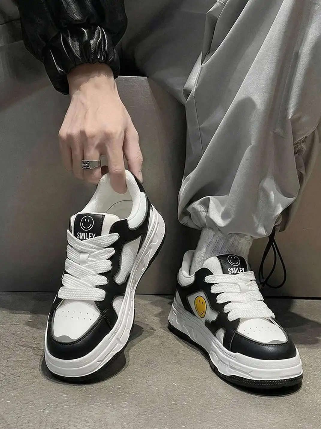 SMILEY丨Fabric-Leather-Mesh Breathable Sports Casual Shoes(Black)