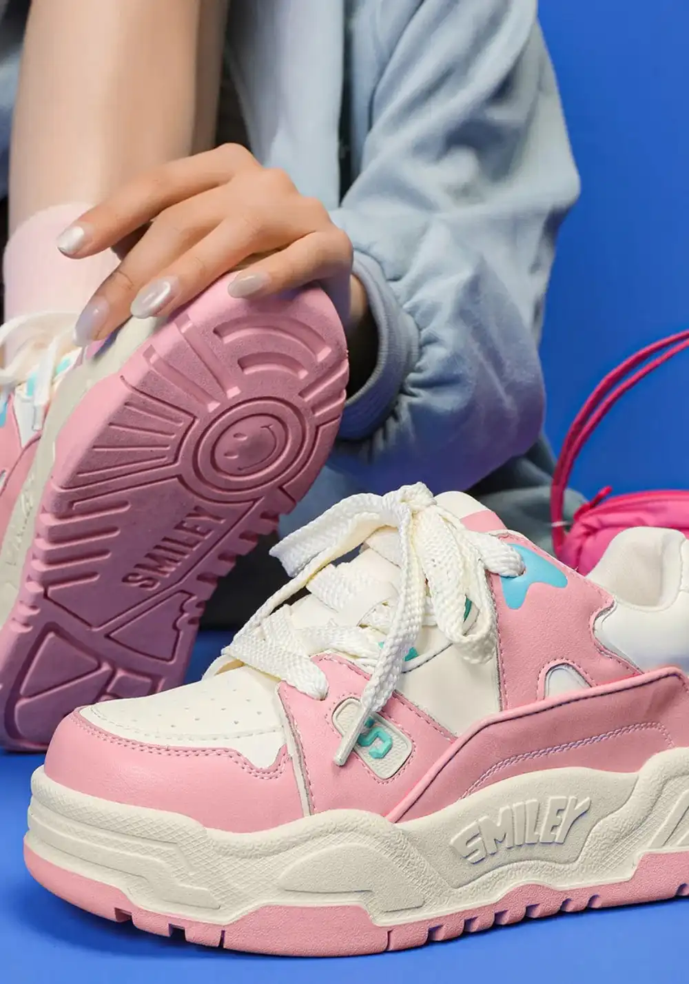 SMILEY丨Elevate Sneakers - Lightweight & Versatile