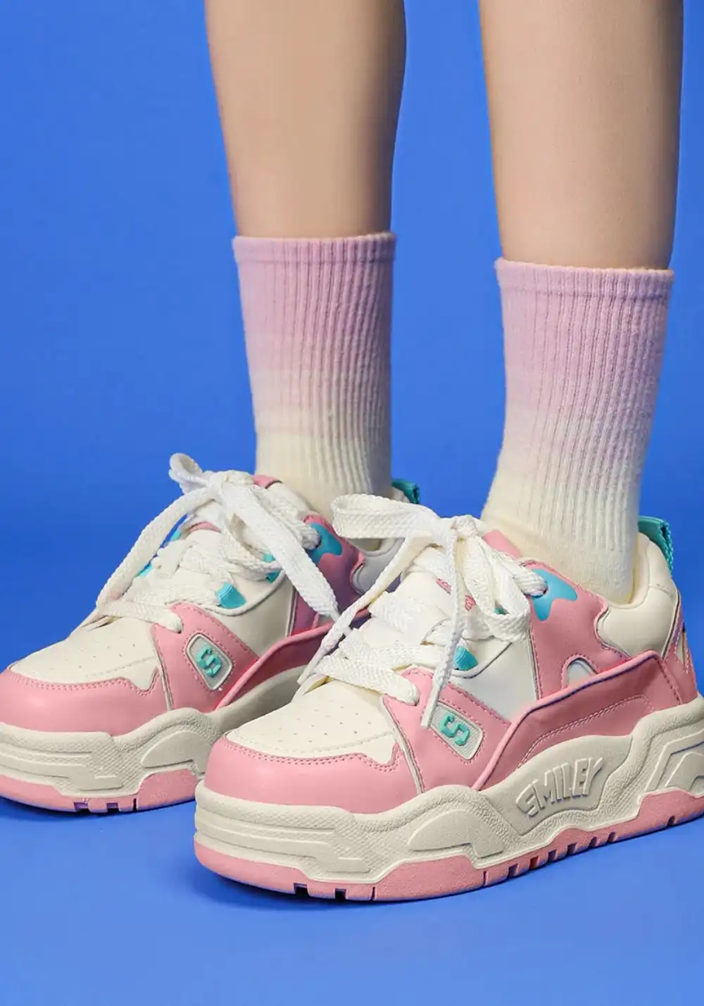 SMILEY丨Elevate Sneakers - Lightweight & Versatile