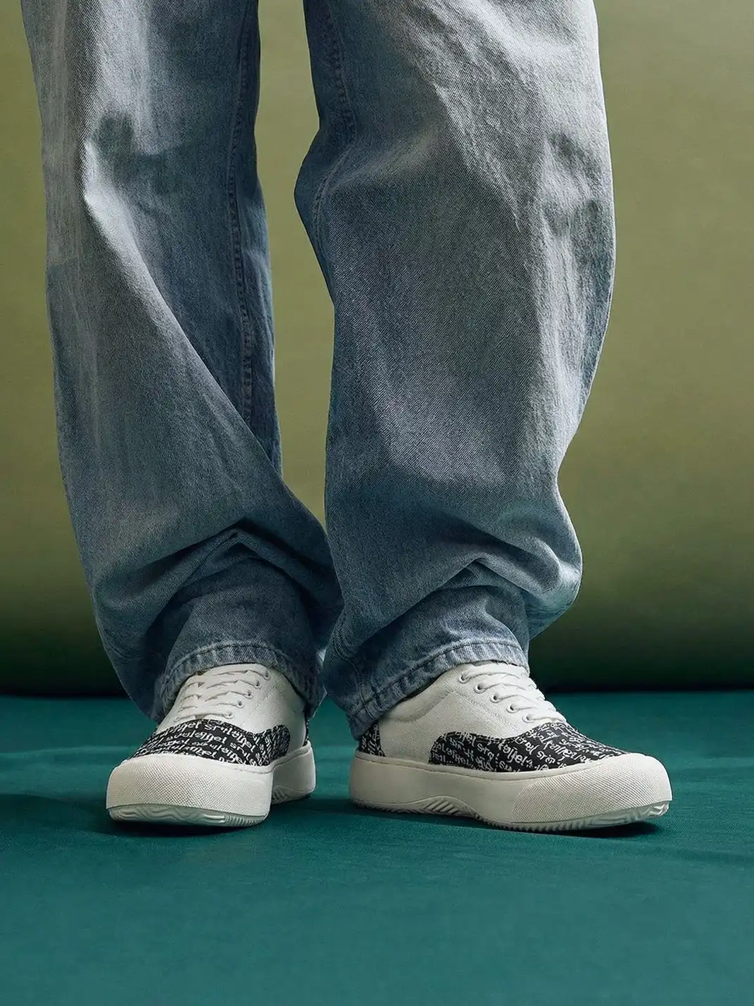 SMILEY丨Classic Print Canvas Sneakers