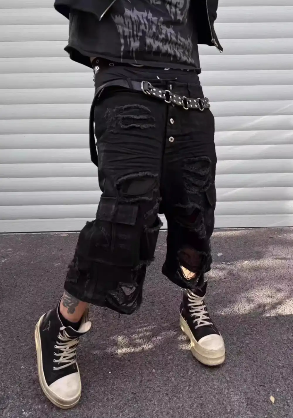 Disark│Waxed Destroyed Denim Shorts