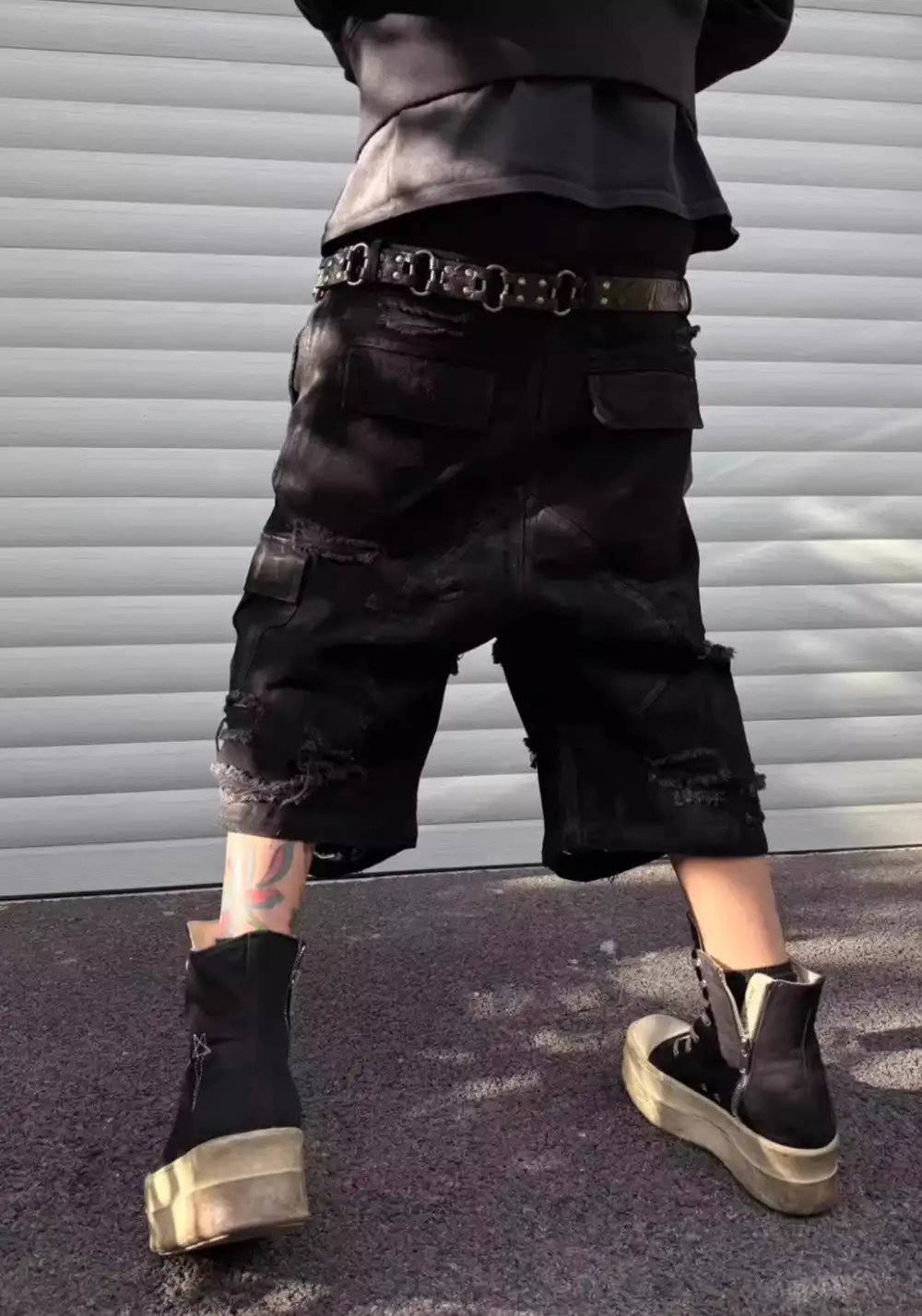 Disark│Waxed Destroyed Denim Shorts
