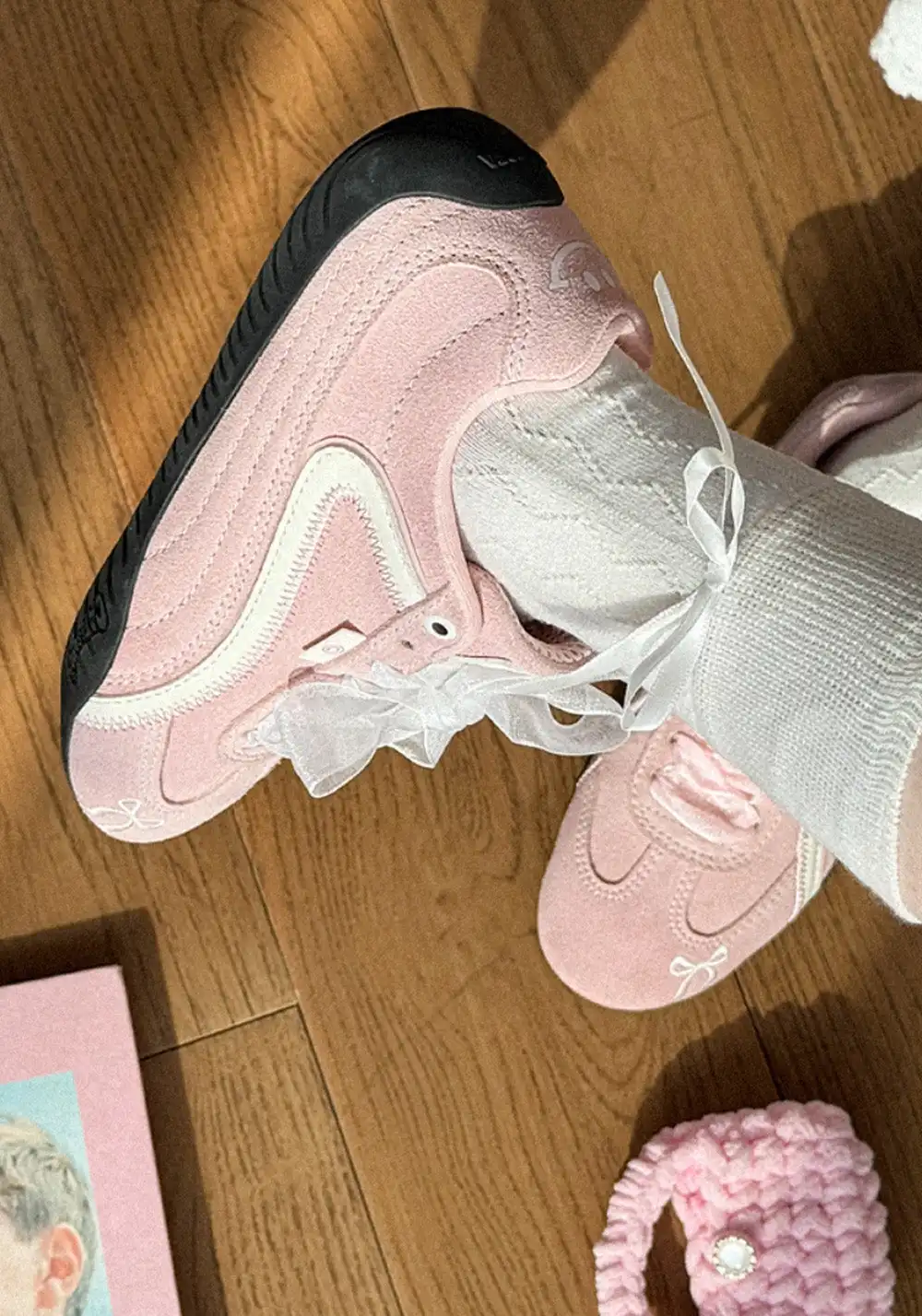 Catsofa丨emoji-lab: Cat & Couch - Spring Edition Pink Racing Flats