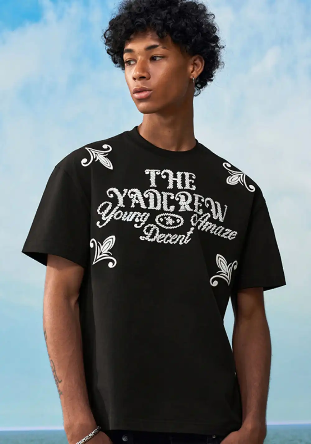 YADcrew丨YADcrew Slogan & Knot Tee-Black