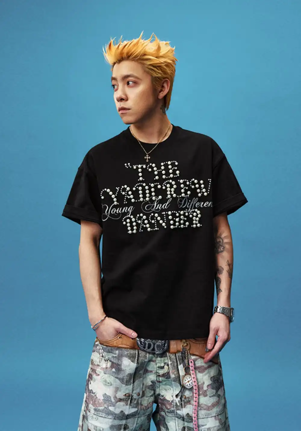 YADcrew丨YADcrew Pearl Slogan Tee-Black