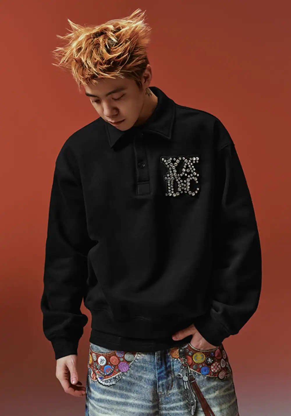 YADcrew丨Crystal-Embellished Unisex Polo Sweatshirt-Black