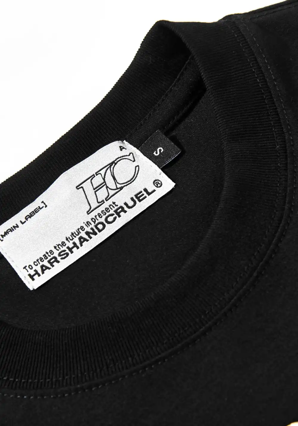 HARSH AND CRUEL丨Apple Embroidery Fitted Tee