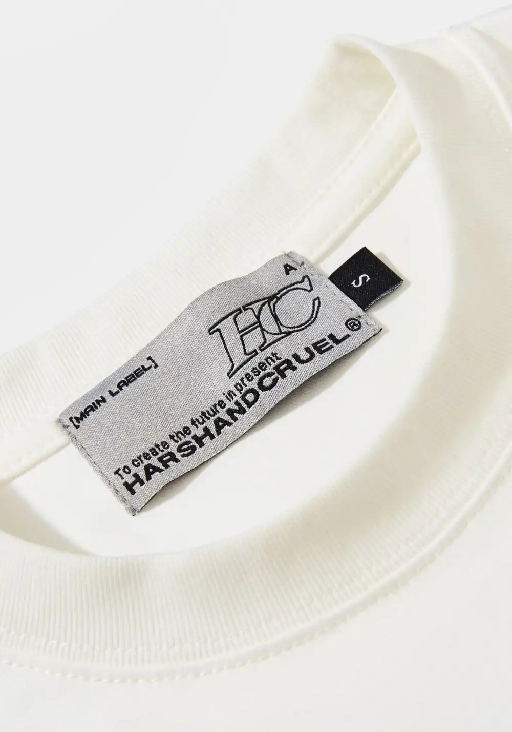 HARSH AND CRUEL丨Apple Embroidery Fitted Tee