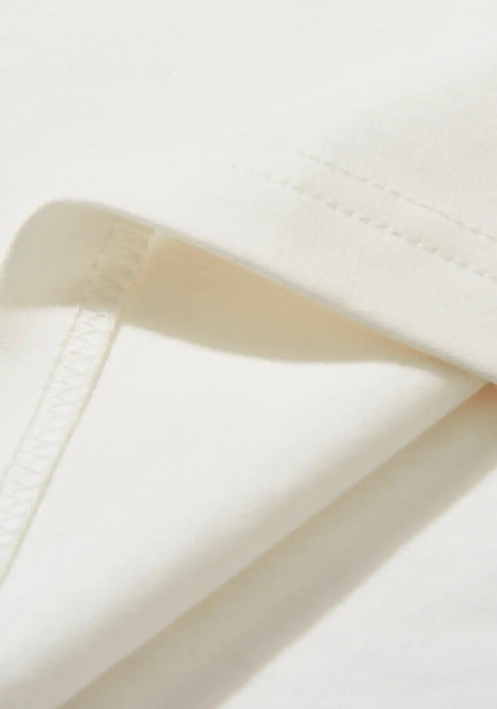 HARSH AND CRUEL丨Apple Embroidery Fitted Tee