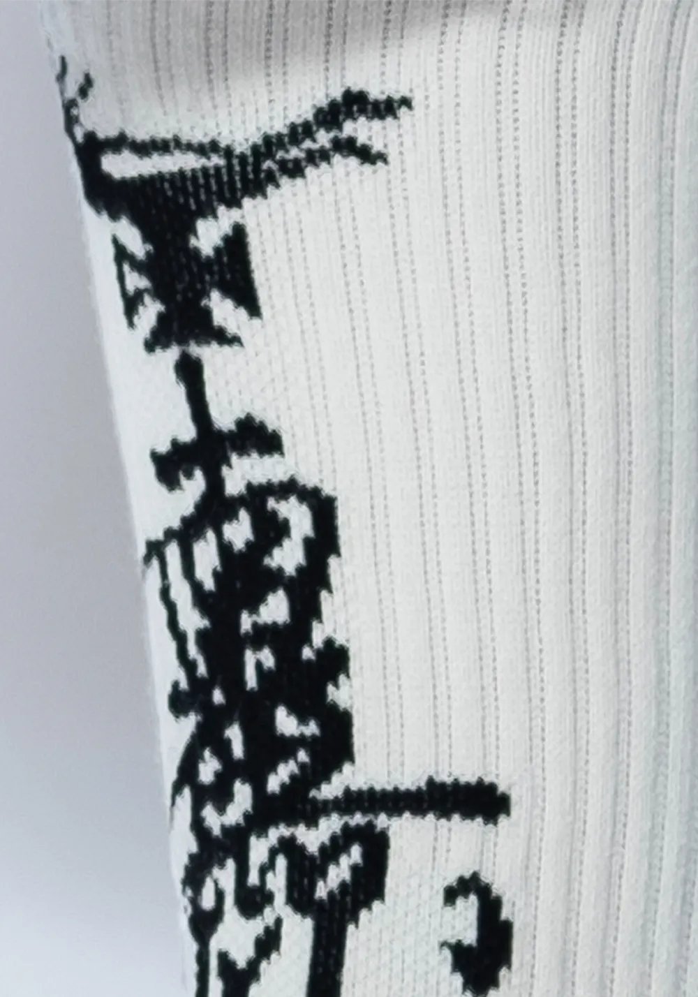 FVVO丨“ ART IS NOT A CRIME ” SOCKS-White