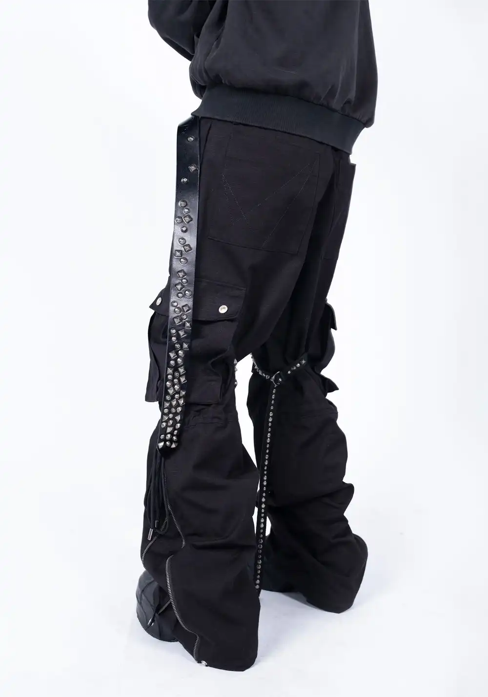 FVVO丨RIVET CARGO PANTS-Black