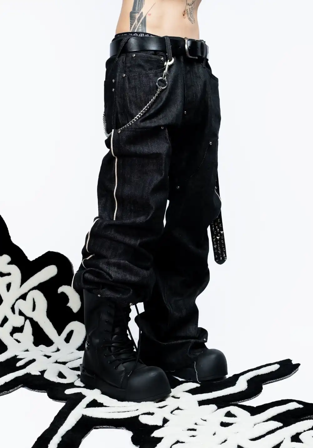 FVVO丨Red Selvedge Embroidered Raw Denim Jeans-Black