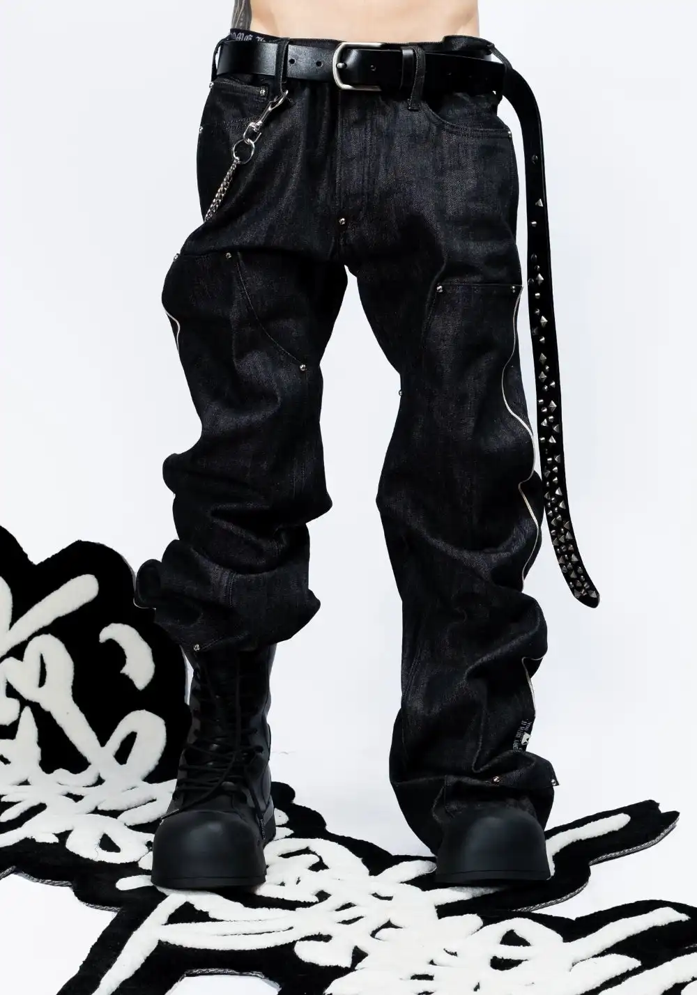 FVVO丨Red Selvedge Embroidered Raw Denim Jeans-Black
