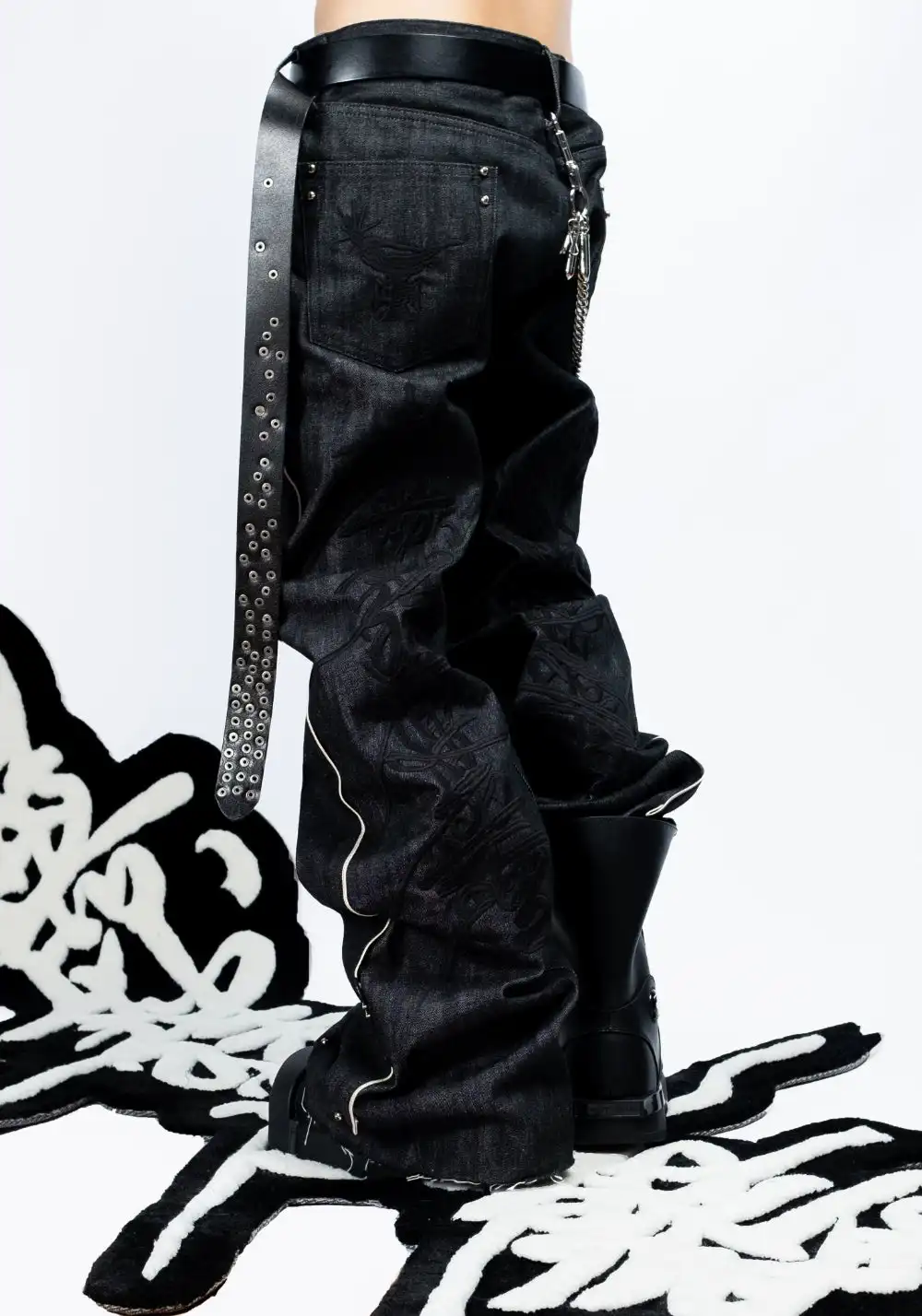 FVVO丨Red Selvedge Embroidered Raw Denim Jeans-Black