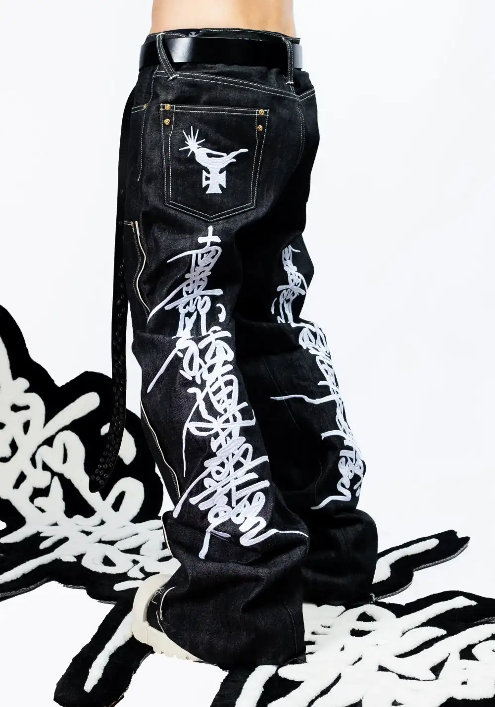 FVVO丨Red Selvedge Embroidered Raw Denim Jeans-White