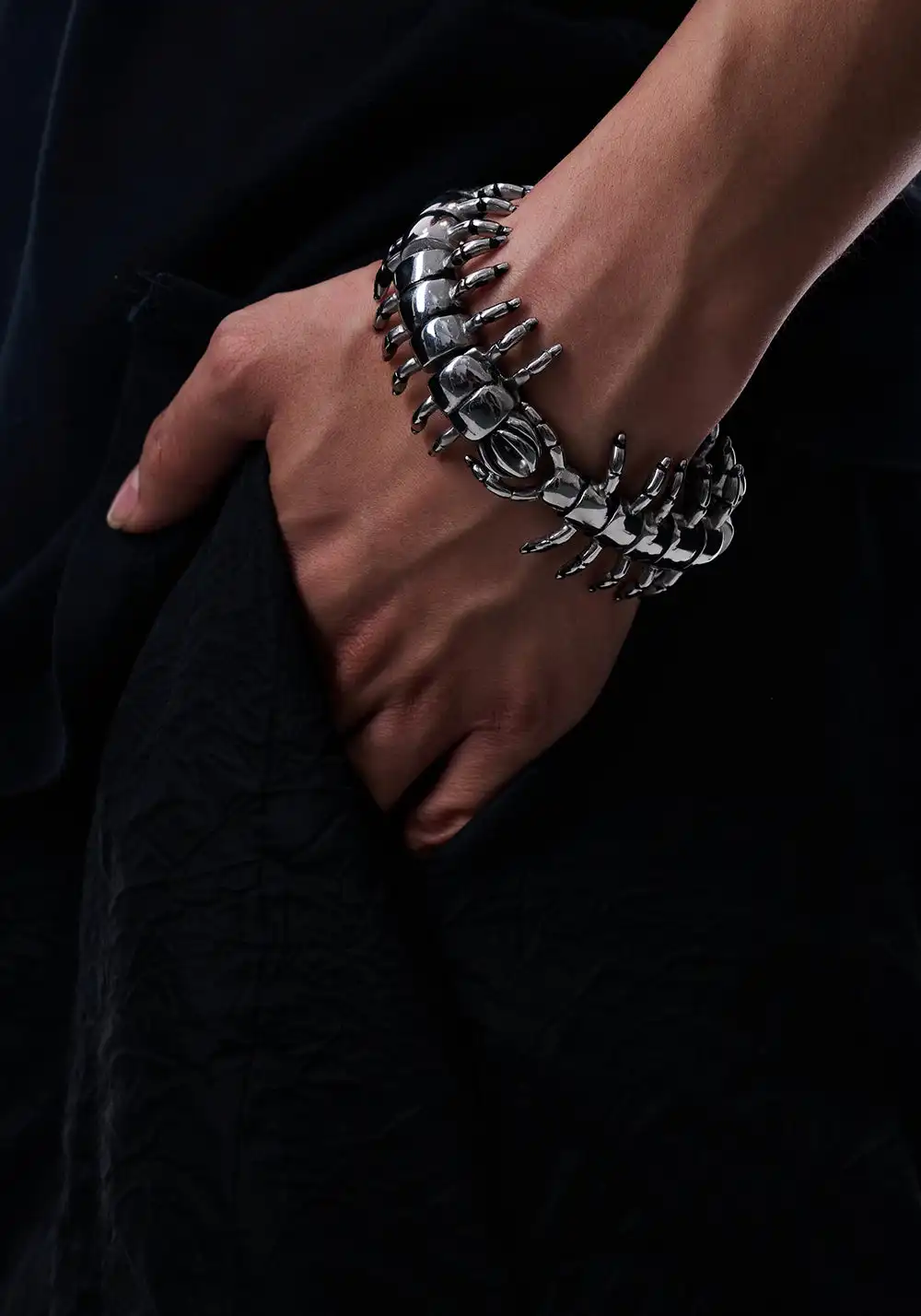 ILLuSoRy丨Cybernetic Titanium Bracelet
