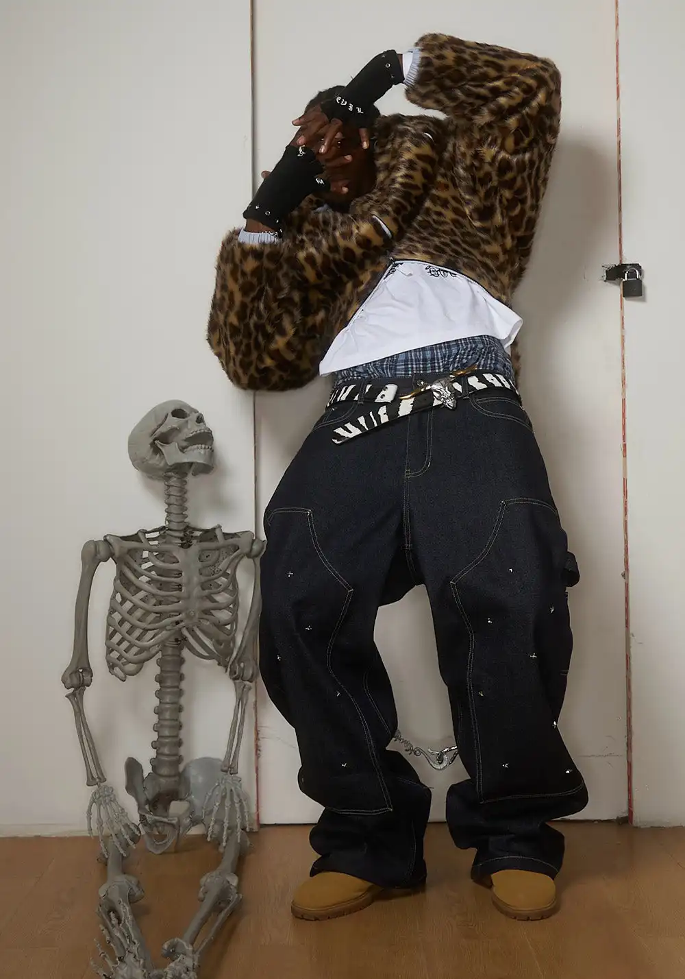 BE A DEVIL丨USD Billion Multi Rivet Denim Pants