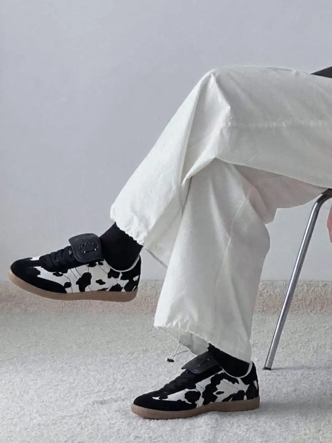 BellaLily丨Milk Print Casual Sneakers-Vintage Style-Black