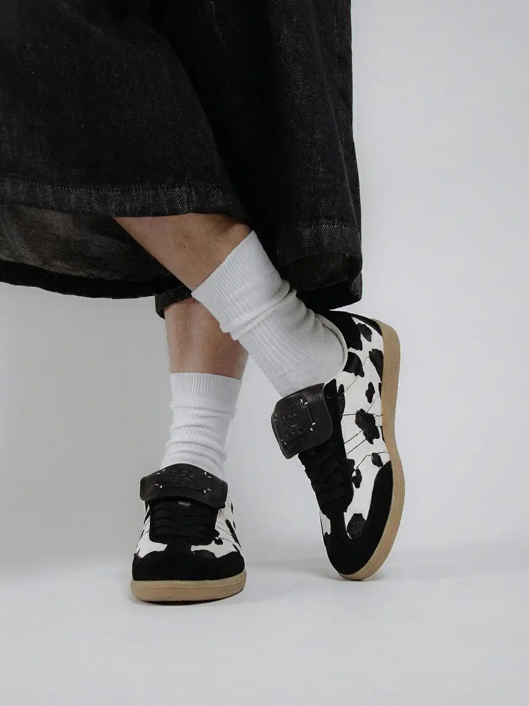 BellaLily丨Milk Print Casual Sneakers-Vintage Style-Black