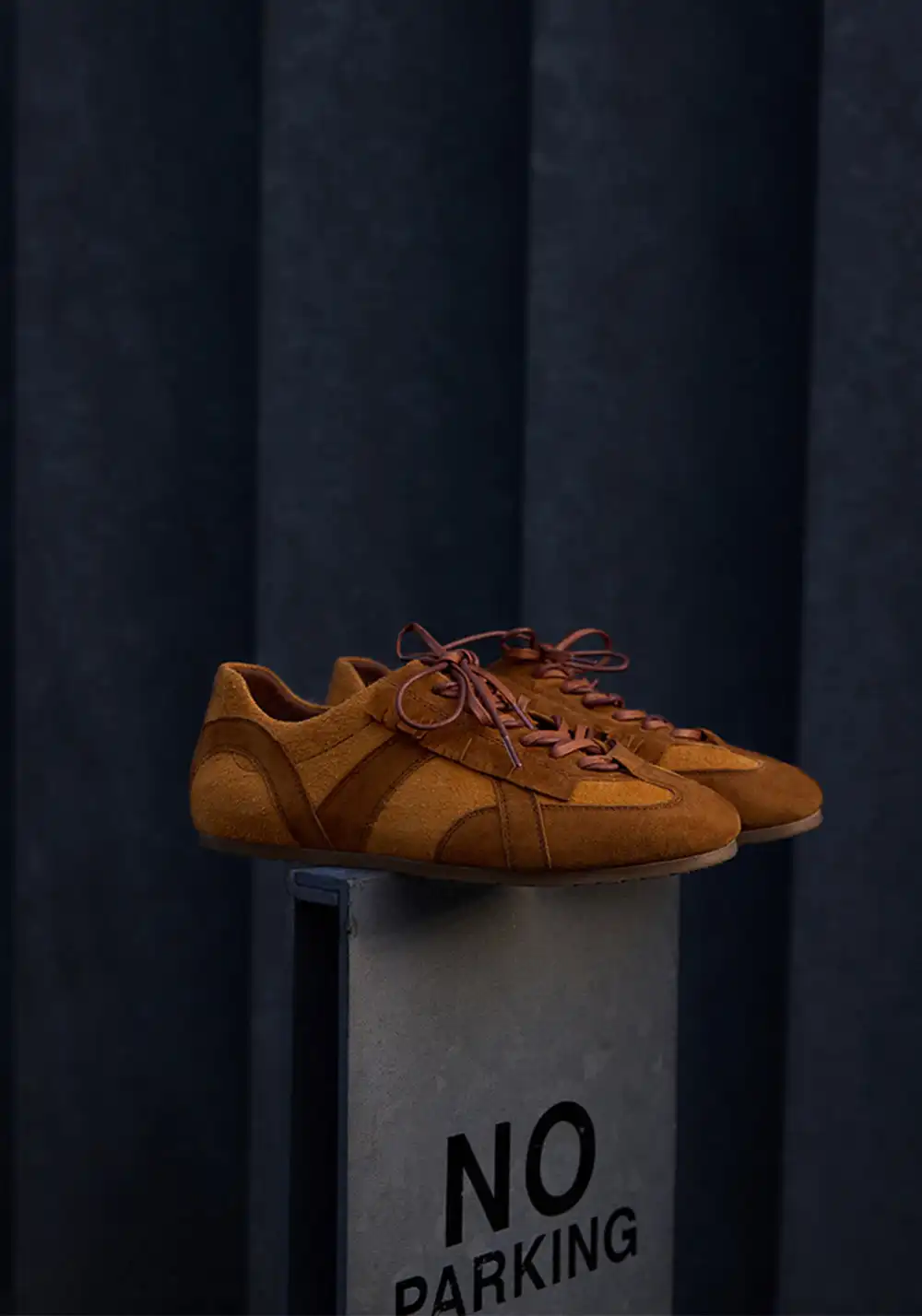 Le' Murmure | Baby Calfskin Thin-Sole Retro Sneakers-Brown