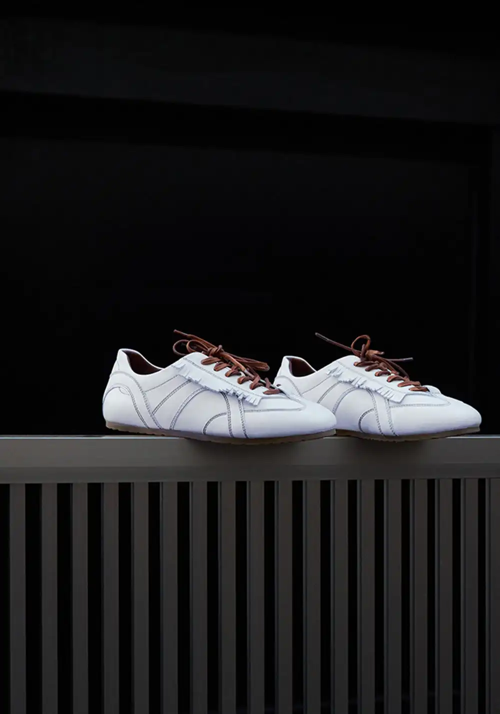 Le' Murmure | Baby Calfskin Thin-Sole Retro Sneakers-White