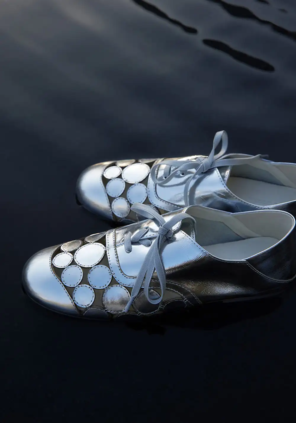 Le' Murmure | Embossed Cut-Out Slip-On Oxfords 