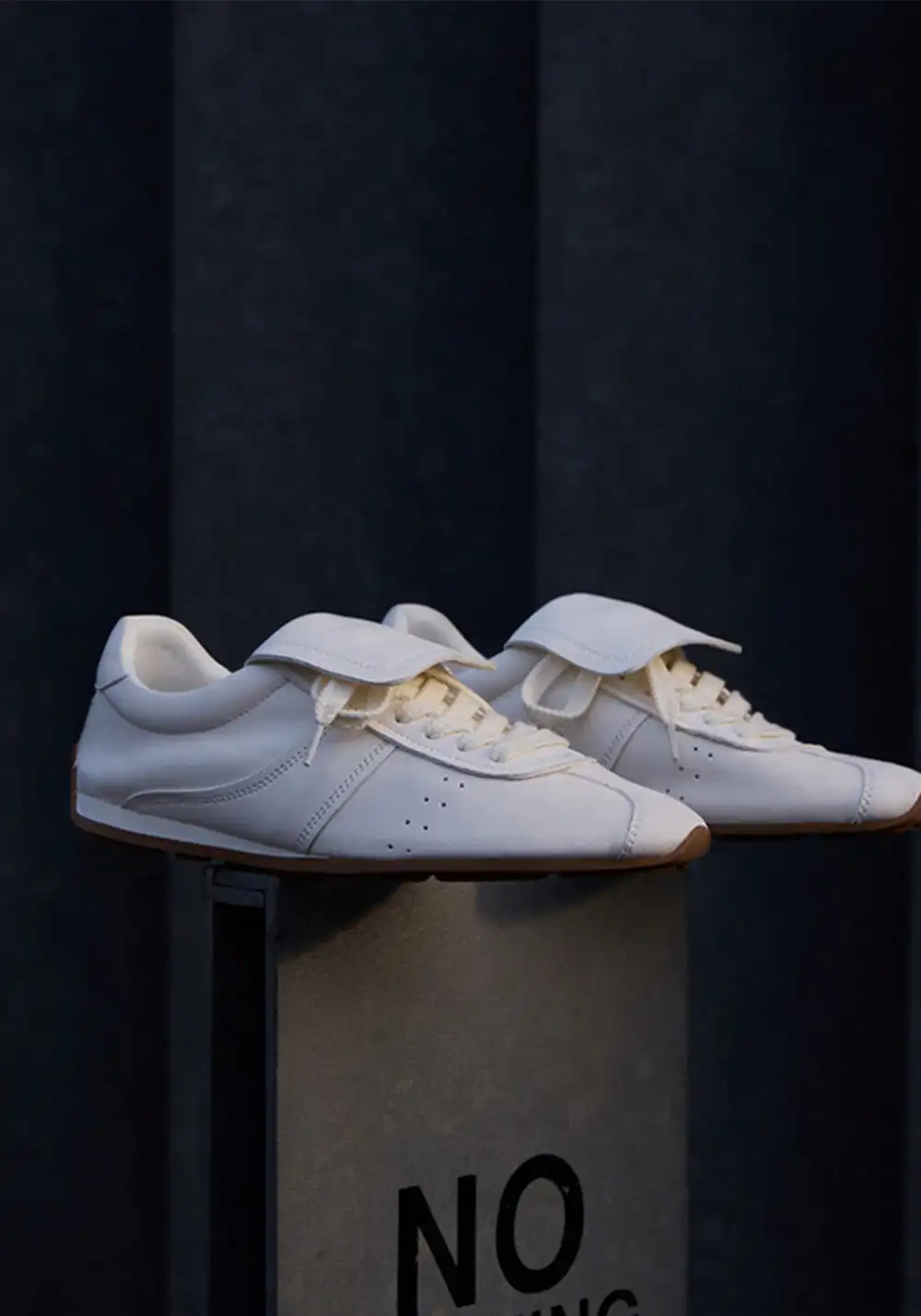 Le' Murmure | 90s Washed Vintage Leather Tennis Shoes
