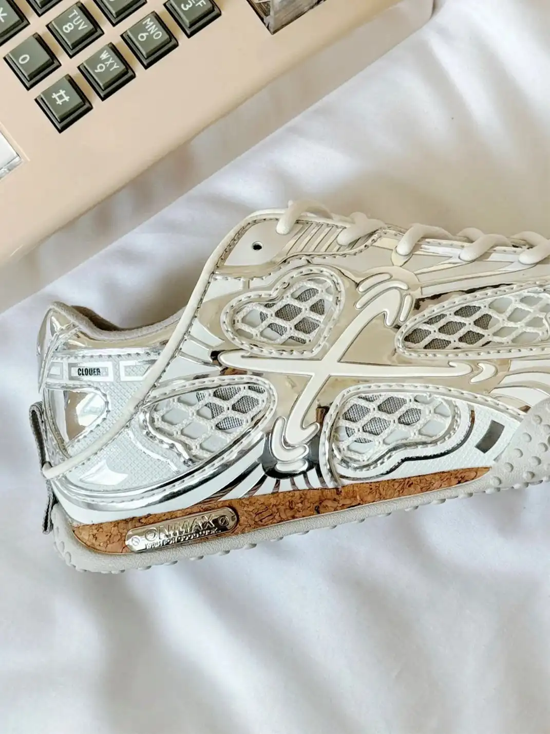 ONMAX | Clover Silver Retro Sneakers -SIL Classic