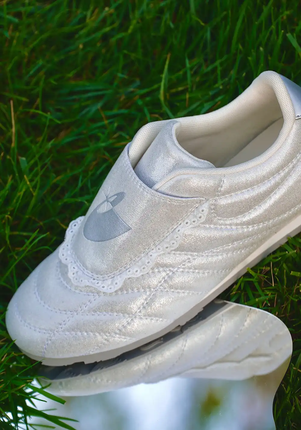 LeStream | Diamond-Studded Slip-On Sneakers 