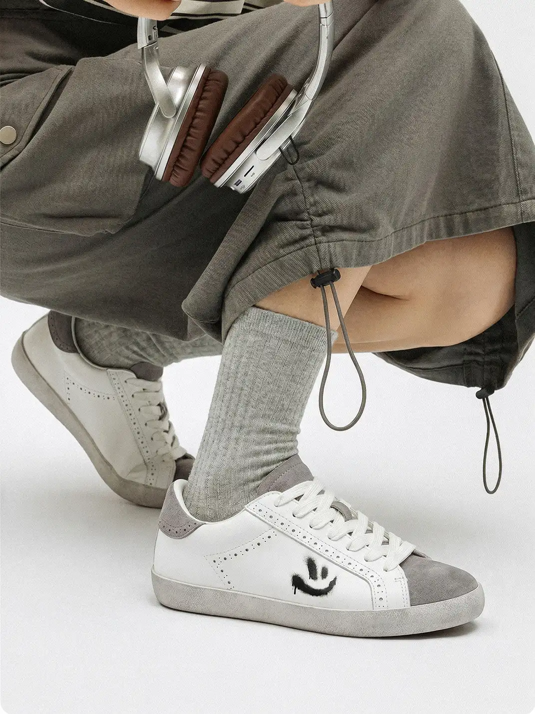 LeStream | Distressed Smile Casual Sneakers