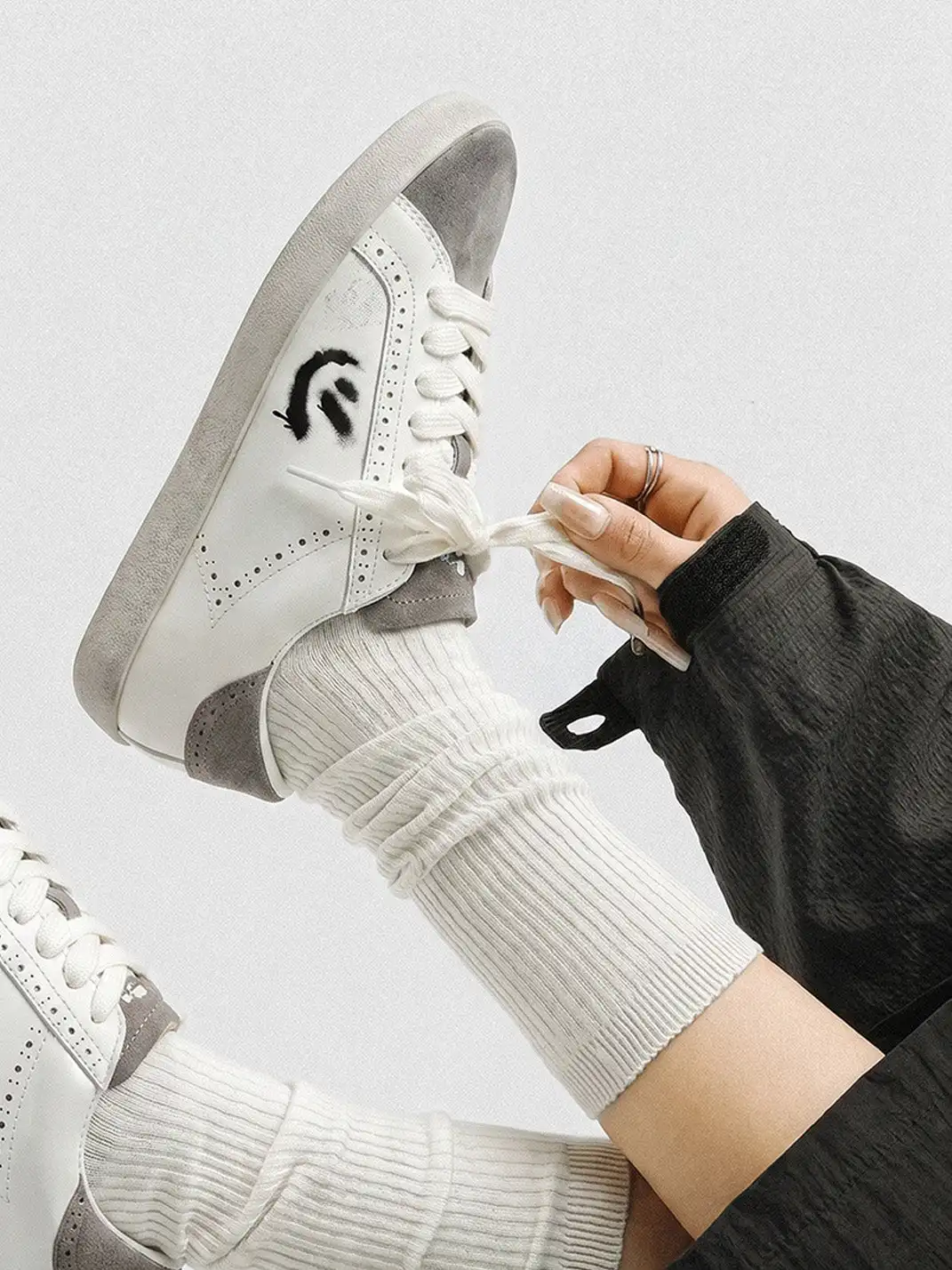 LeStream | Distressed Smile Casual Sneakers