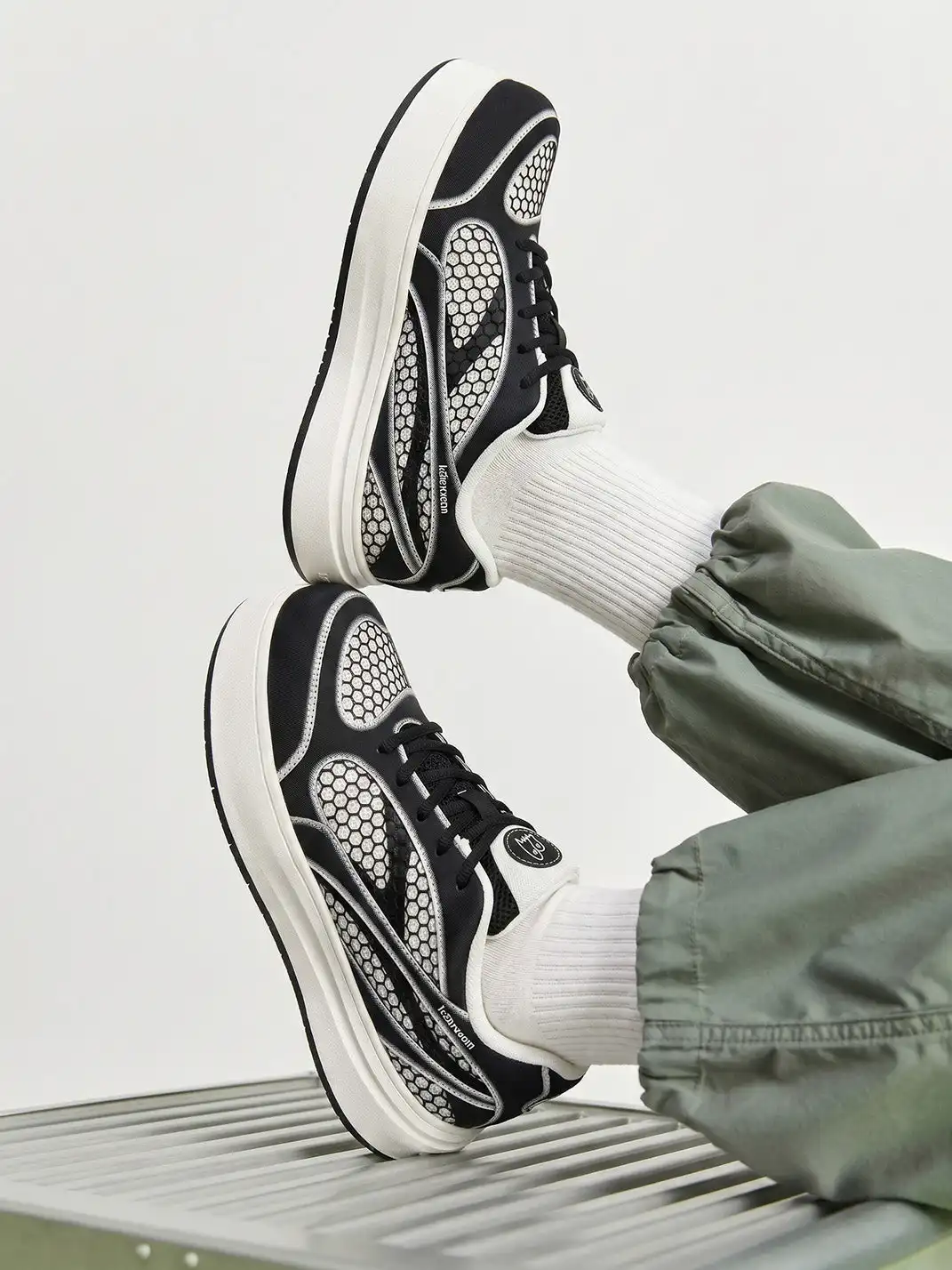 LeStream | Black & White Mesh Derby Shoes