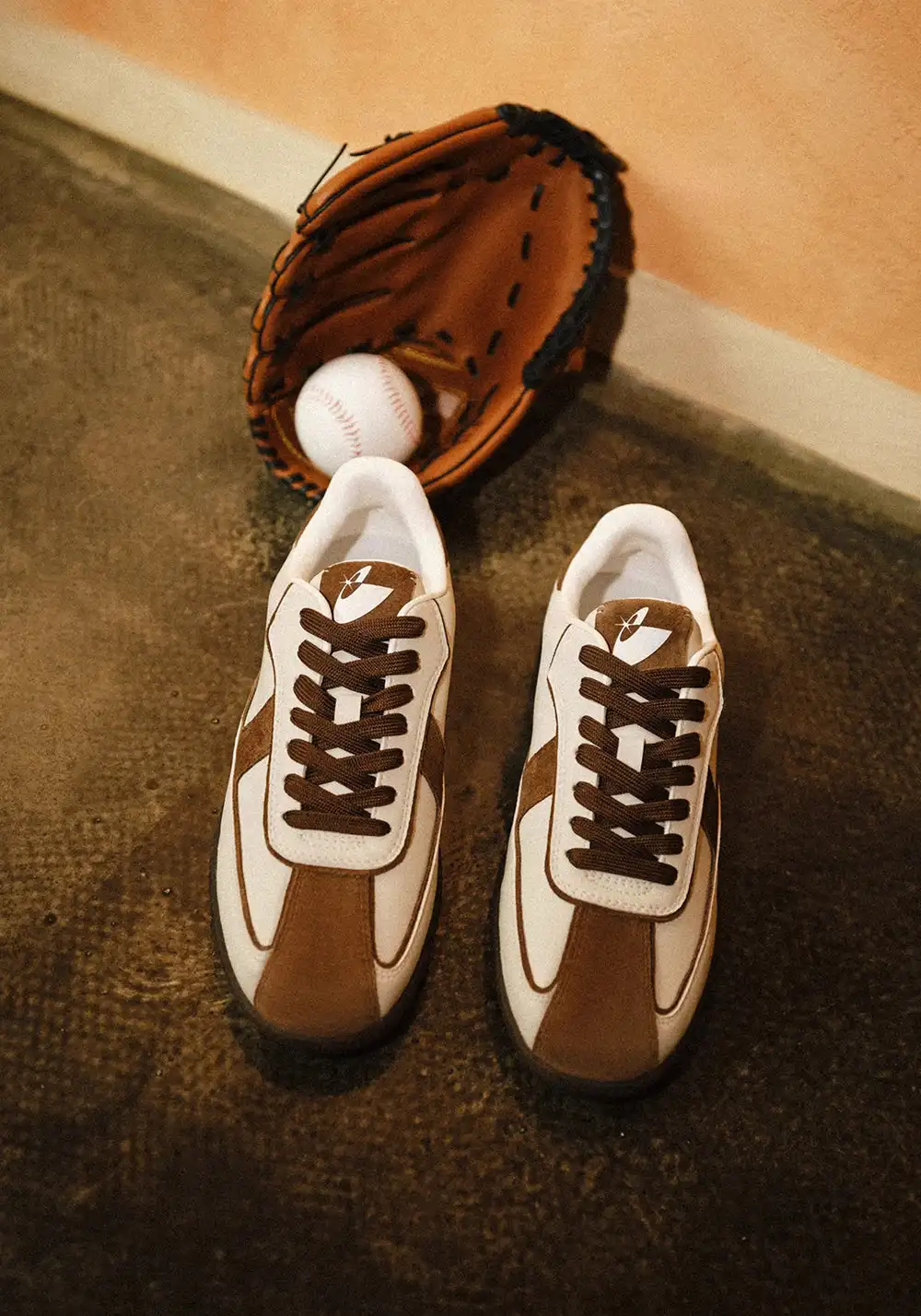 LeStream | Minimalist Training Shoes - Suede Accents