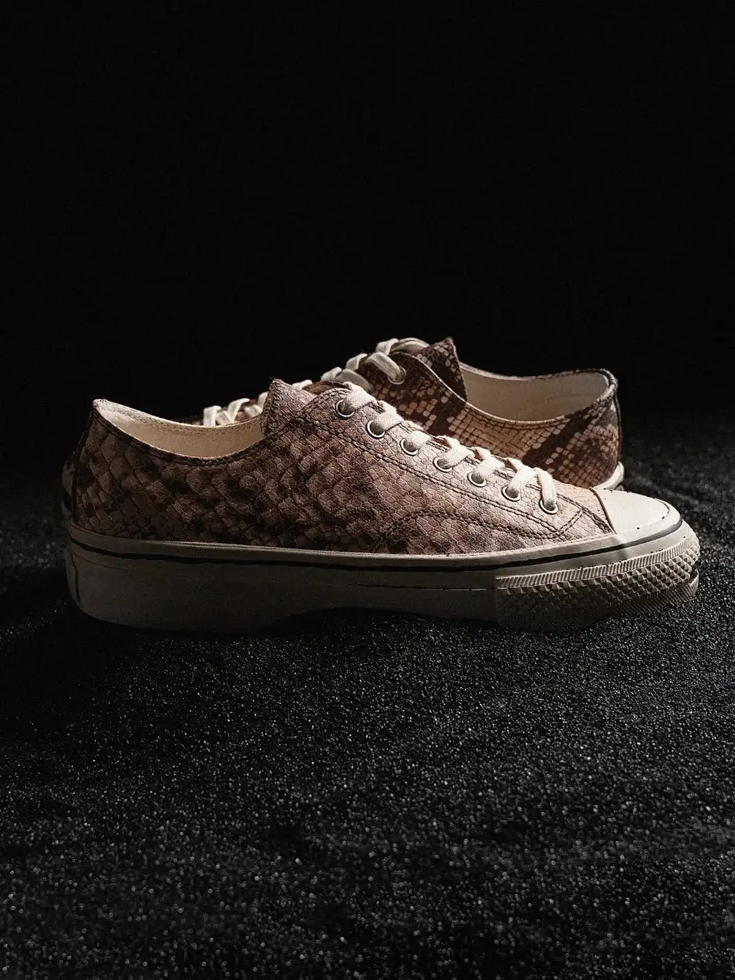 T/C MADE│030 Snake-Pattern Cowhide Low-Top Smiley Canvas Sneakers-Textured Color
