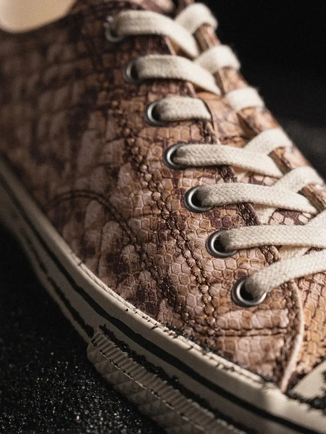 T/C MADE│030 Snake-Pattern Cowhide Low-Top Smiley Canvas Sneakers-Textured Color