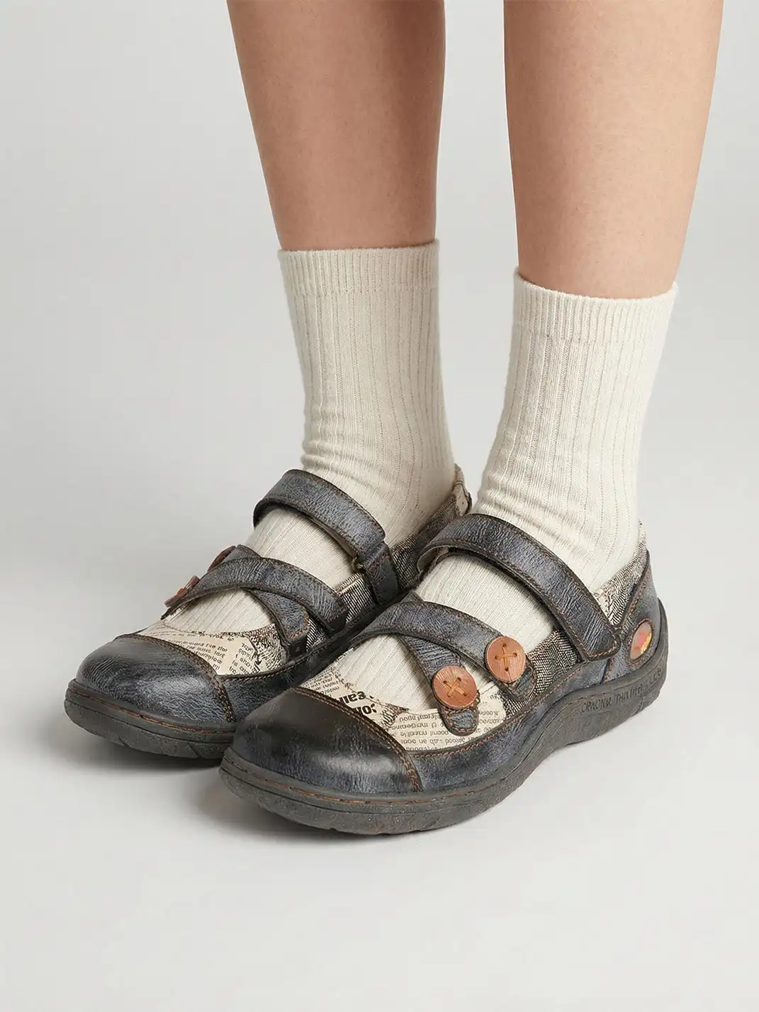 TMA EYES | Cross Strap Button Flat Leather Shoes