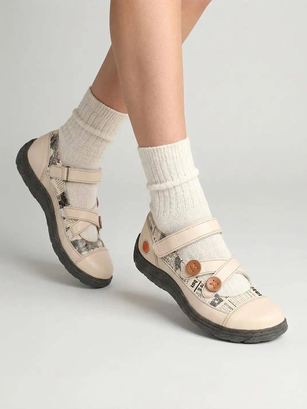 TMA EYES | Cross Strap Button Flat Leather Shoes