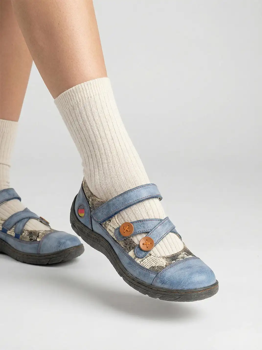 TMA EYES | Cross Strap Button Flat Leather Shoes