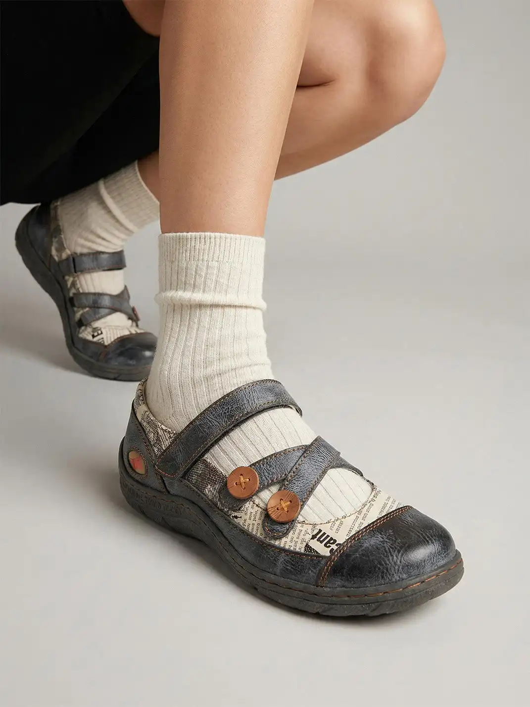 TMA EYES | Cross Strap Button Flat Leather Shoes