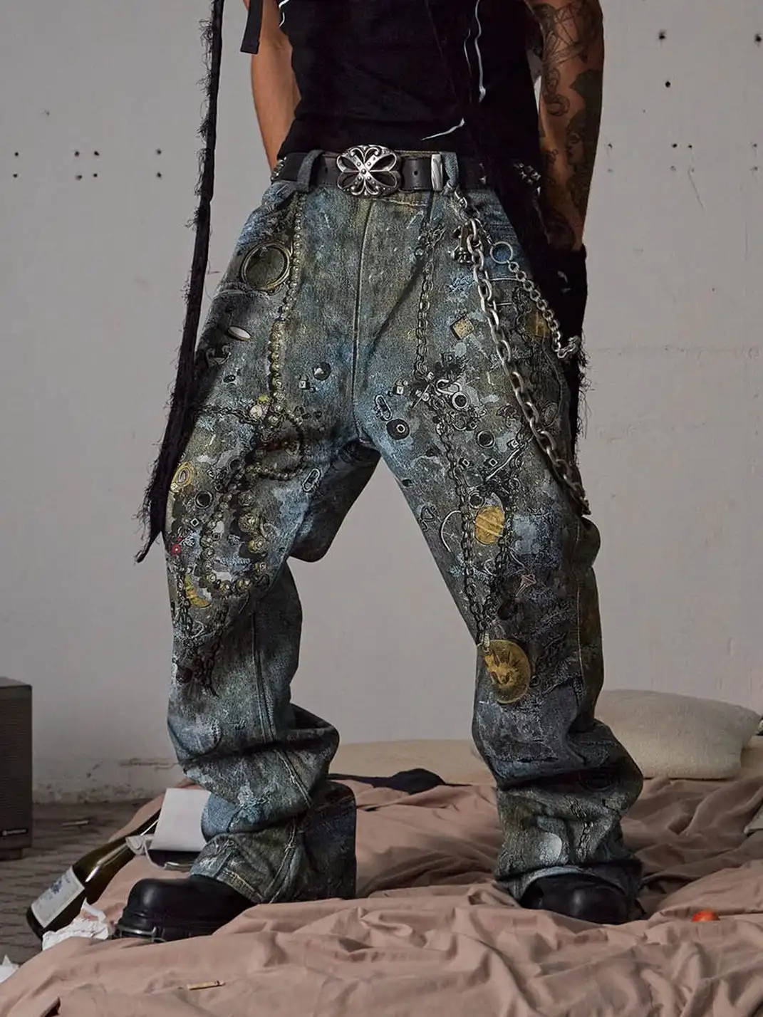 DND4DES | Distressed Chain Print Straight Jeans