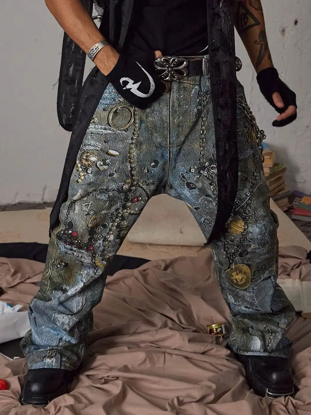 DND4DES | Distressed Chain Print Straight Jeans