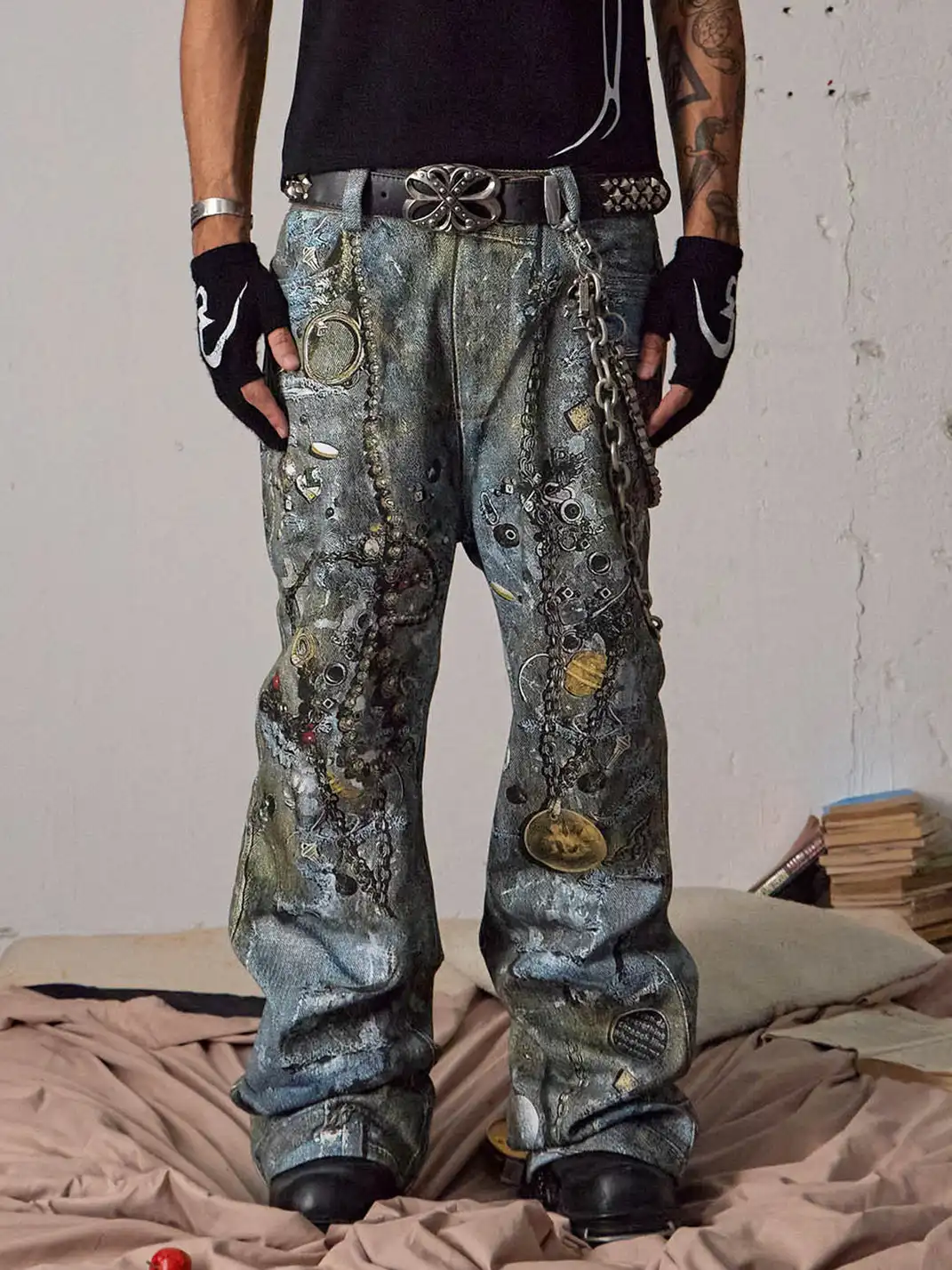 DND4DES | Distressed Chain Print Straight Jeans