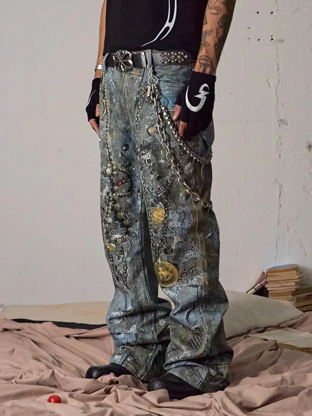 DND4DES | Distressed Chain Print Straight Jeans