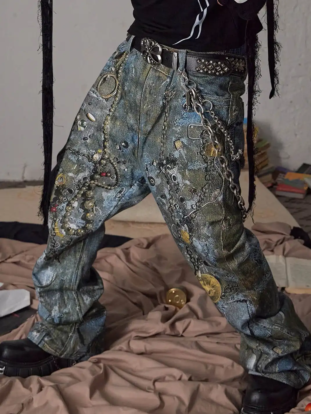 DND4DES | Distressed Chain Print Straight Jeans